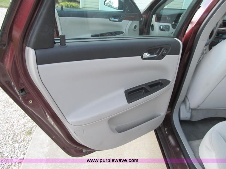 image for item F8884 2007 Chevrolet Impala LS