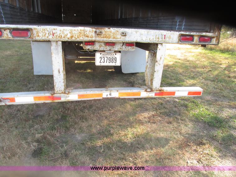 image for item G9905 1996 Fruehauf FBHLP-9-1.5-NT2-53W dry van trailer