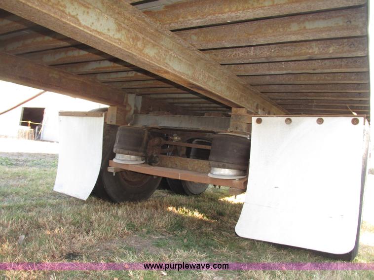 image for item G9905 1996 Fruehauf FBHLP-9-1.5-NT2-53W dry van trailer