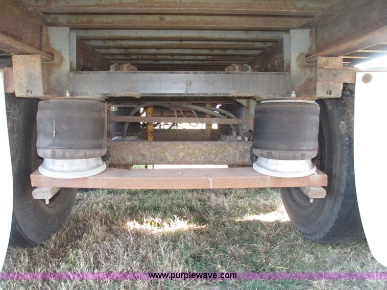 image for item G9905 1996 Fruehauf FBHLP-9-1.5-NT2-53W dry van trailer