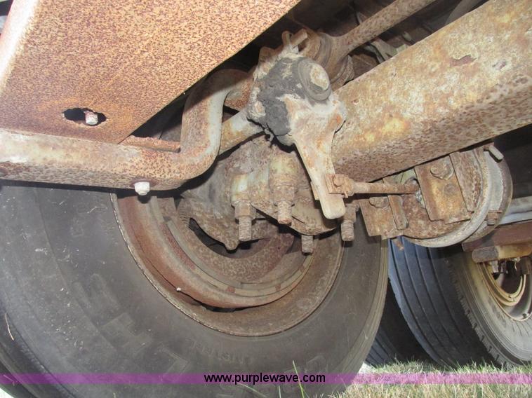 image for item G9905 1996 Fruehauf FBHLP-9-1.5-NT2-53W dry van trailer