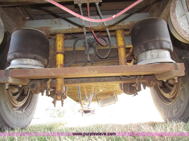 image for item G9905 1996 Fruehauf FBHLP-9-1.5-NT2-53W dry van trailer