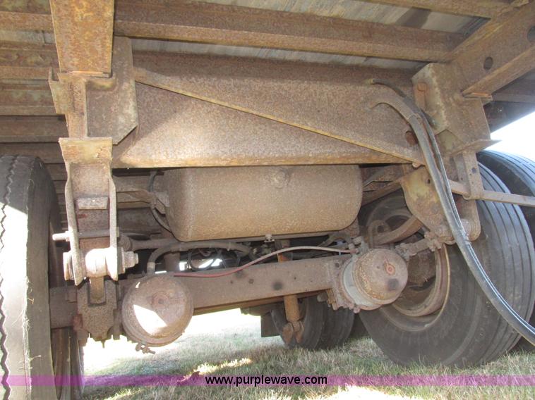 image for item G9905 1996 Fruehauf FBHLP-9-1.5-NT2-53W dry van trailer