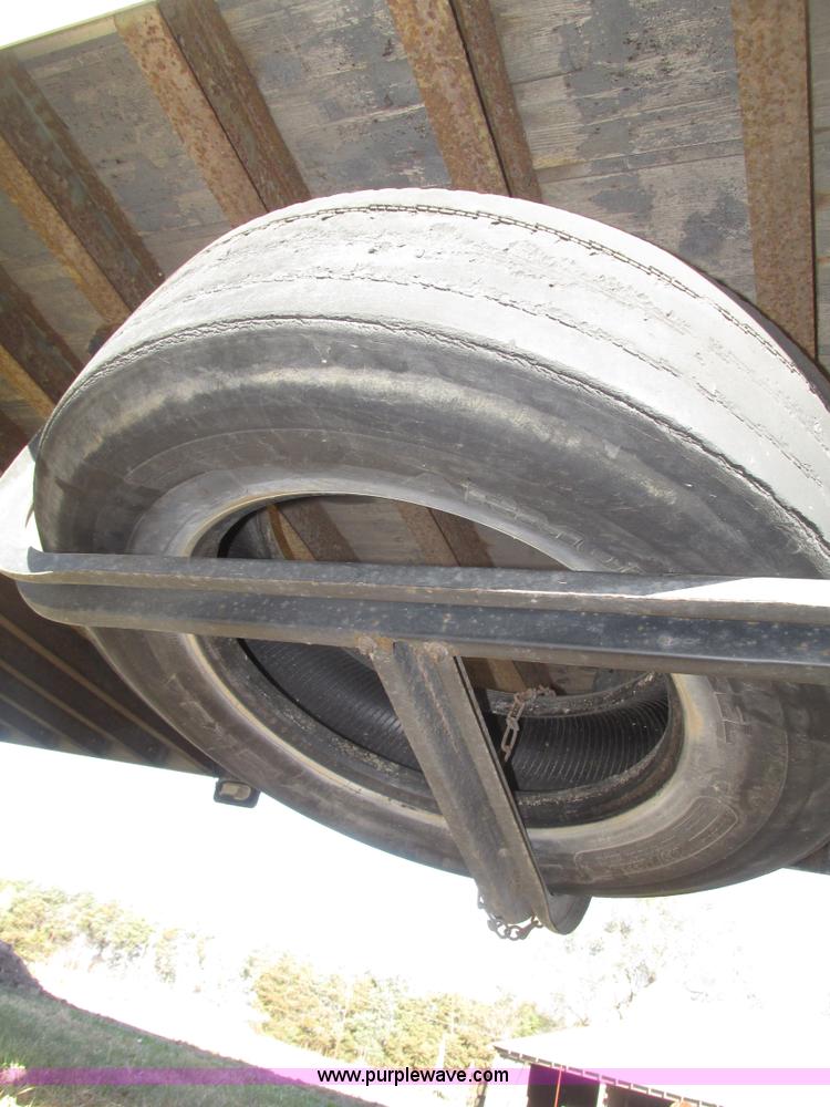 image for item G9905 1996 Fruehauf FBHLP-9-1.5-NT2-53W dry van trailer