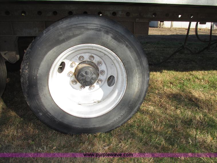 image for item G9905 1996 Fruehauf FBHLP-9-1.5-NT2-53W dry van trailer