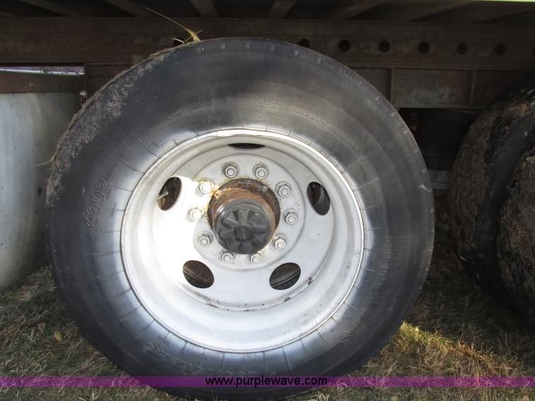 image for item G9905 1996 Fruehauf FBHLP-9-1.5-NT2-53W dry van trailer