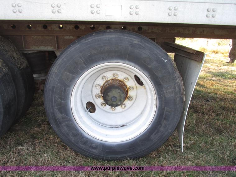 image for item G9905 1996 Fruehauf FBHLP-9-1.5-NT2-53W dry van trailer