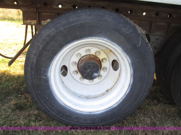 image for item G9905 1996 Fruehauf FBHLP-9-1.5-NT2-53W dry van trailer