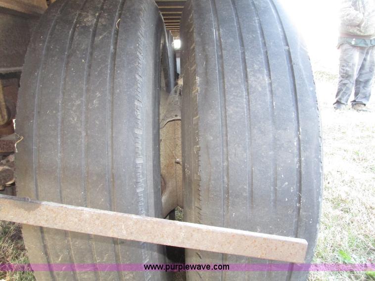 image for item G9905 1996 Fruehauf FBHLP-9-1.5-NT2-53W dry van trailer