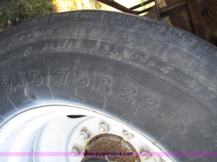 image for item G9905 1996 Fruehauf FBHLP-9-1.5-NT2-53W dry van trailer