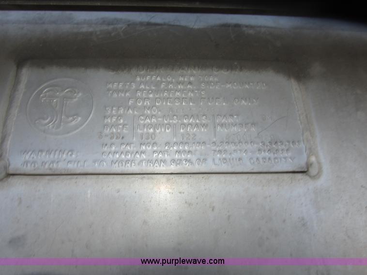 image for item G9906 1989 Volvo WIA semi truck