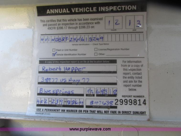 image for item G9906 1989 Volvo WIA semi truck