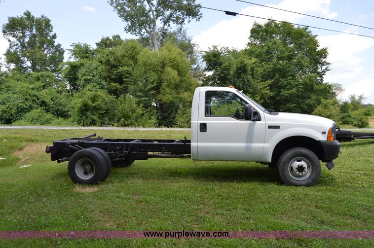 image for item H2859 2001 Ford F350 Super Duty XL truck cab and chassis
