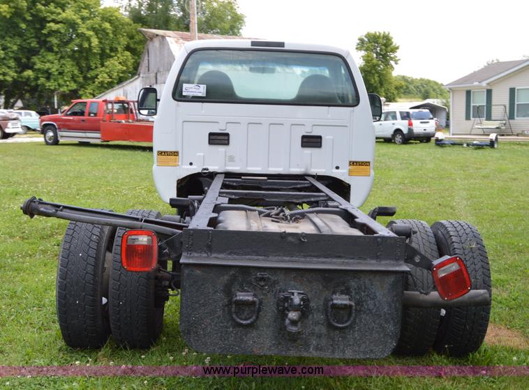 image for item H2859 2001 Ford F350 Super Duty XL truck cab and chassis