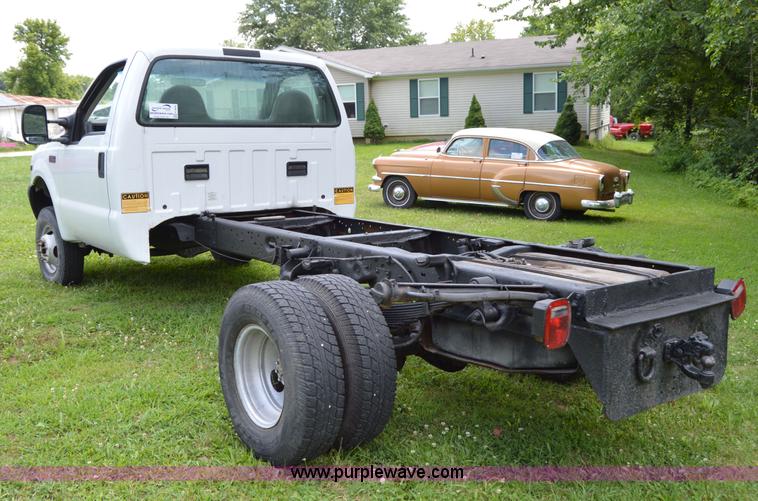 image for item H2859 2001 Ford F350 Super Duty XL truck cab and chassis