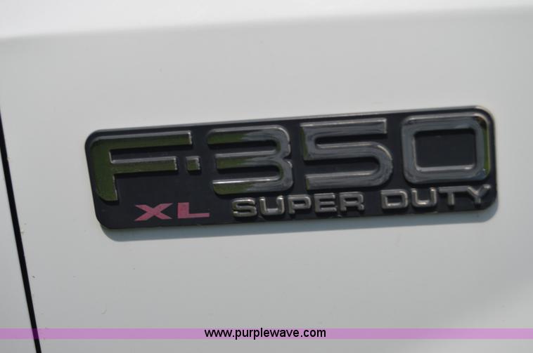 image for item H2859 2001 Ford F350 Super Duty XL truck cab and chassis