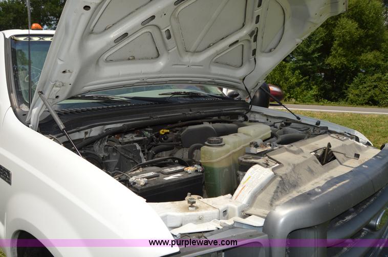 image for item H2859 2001 Ford F350 Super Duty XL truck cab and chassis