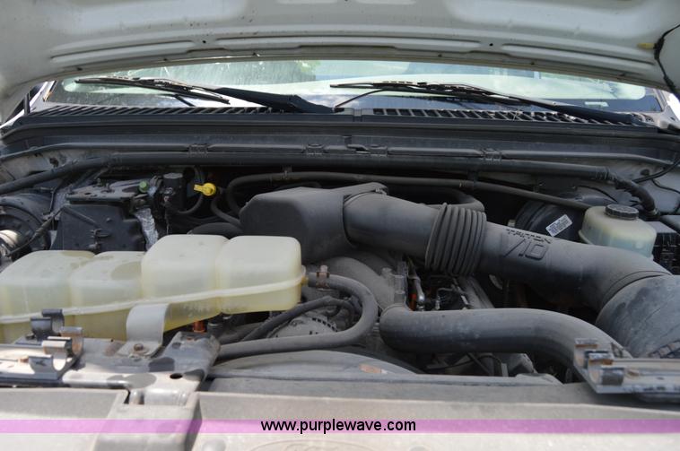 image for item H2859 2001 Ford F350 Super Duty XL truck cab and chassis