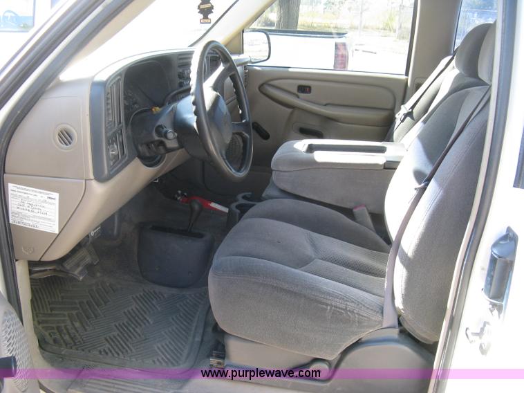 image for item H8749 2001 Chevrolet Silverado 1500 Ext. Cab pickup truck