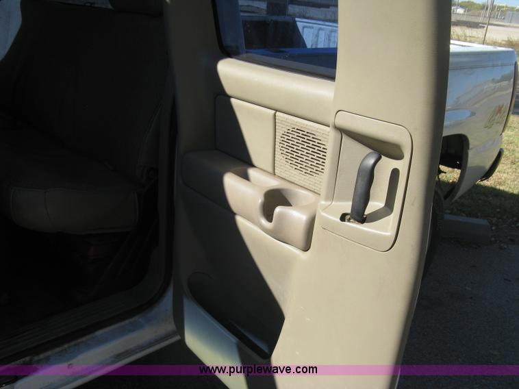 image for item H8749 2001 Chevrolet Silverado 1500 Ext. Cab pickup truck