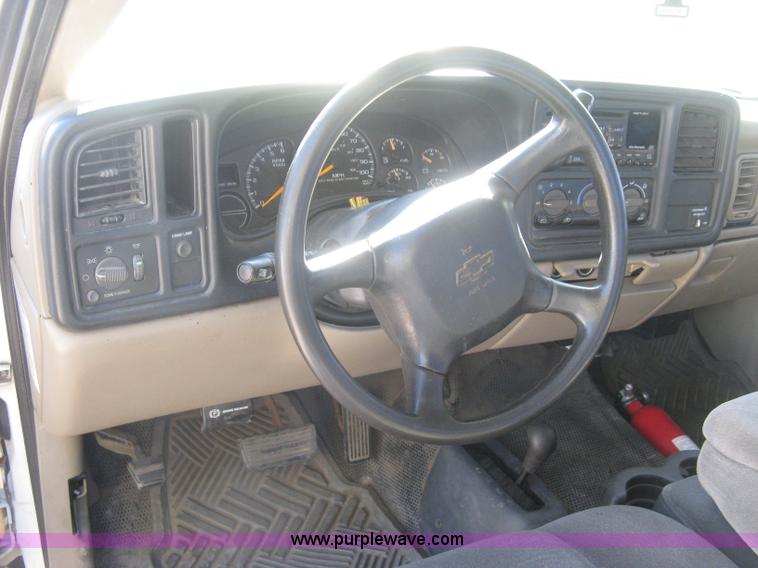 image for item H8749 2001 Chevrolet Silverado 1500 Ext. Cab pickup truck