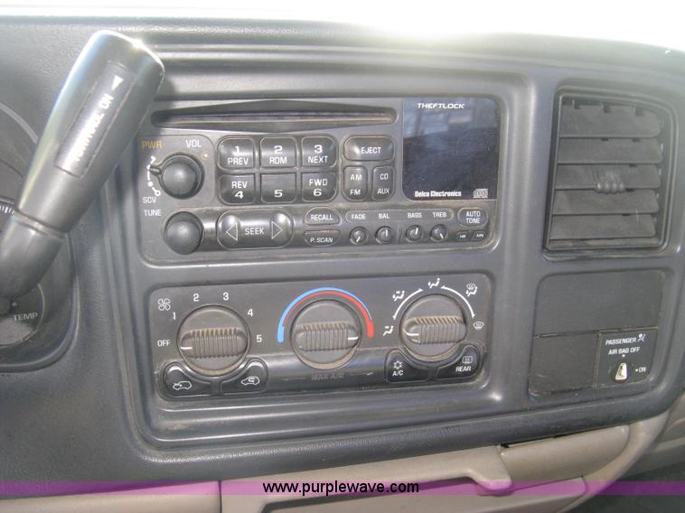 image for item H8749 2001 Chevrolet Silverado 1500 Ext. Cab pickup truck