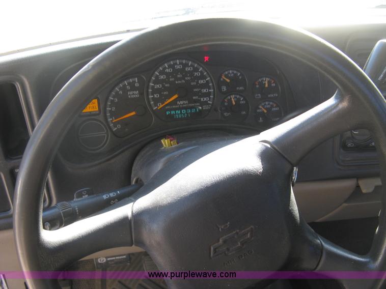 image for item H8749 2001 Chevrolet Silverado 1500 Ext. Cab pickup truck