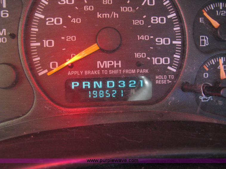 image for item H8749 2001 Chevrolet Silverado 1500 Ext. Cab pickup truck