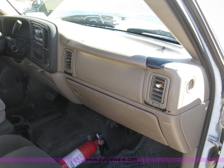 image for item H8749 2001 Chevrolet Silverado 1500 Ext. Cab pickup truck