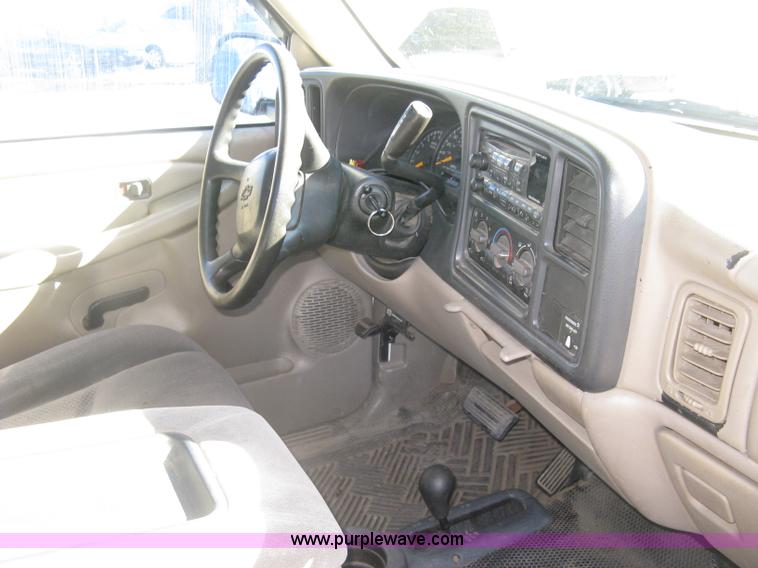 image for item H8749 2001 Chevrolet Silverado 1500 Ext. Cab pickup truck