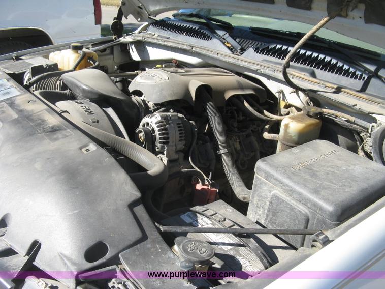 image for item H8749 2001 Chevrolet Silverado 1500 Ext. Cab pickup truck