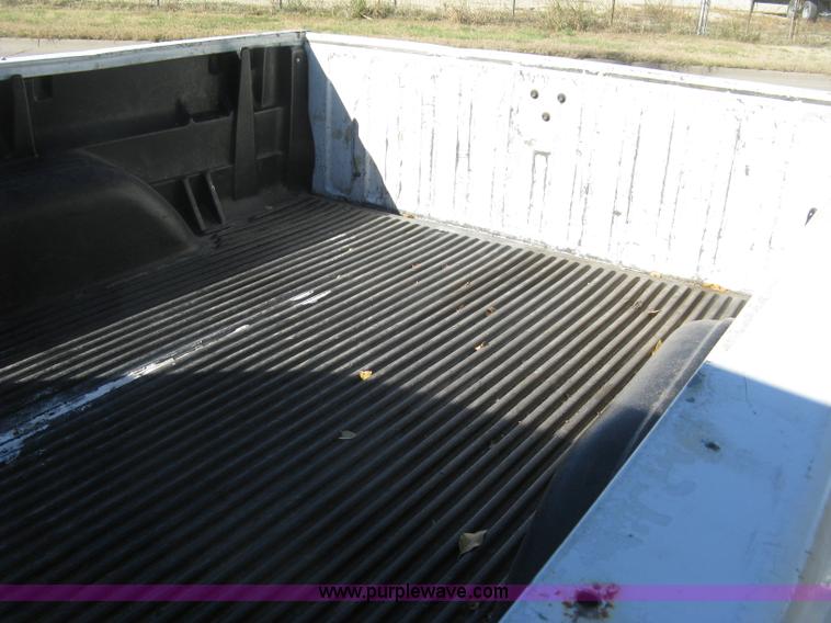 image for item H8749 2001 Chevrolet Silverado 1500 Ext. Cab pickup truck