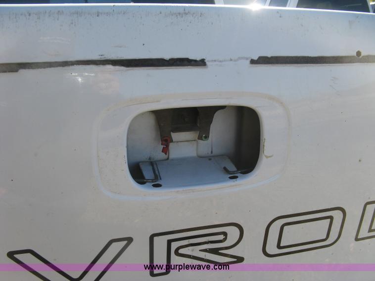 image for item H8749 2001 Chevrolet Silverado 1500 Ext. Cab pickup truck