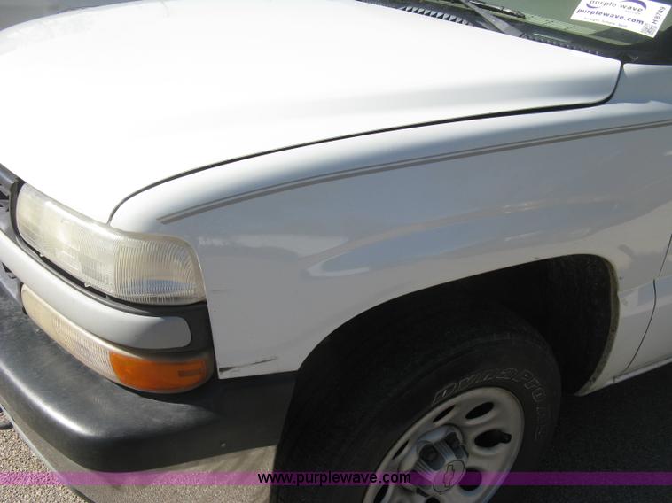 image for item H8749 2001 Chevrolet Silverado 1500 Ext. Cab pickup truck