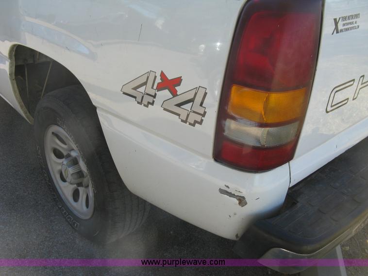 image for item H8749 2001 Chevrolet Silverado 1500 Ext. Cab pickup truck