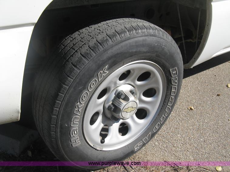 image for item H8749 2001 Chevrolet Silverado 1500 Ext. Cab pickup truck