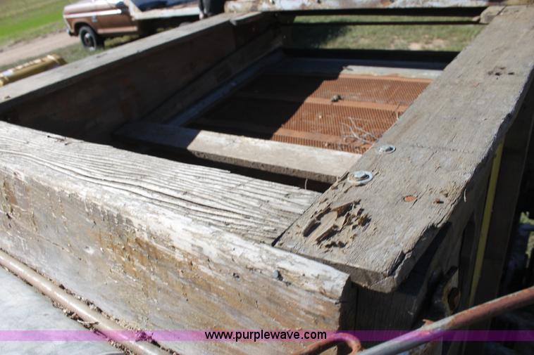 image for item H8753 (2) Clipper cleaners