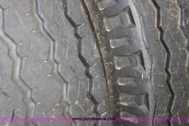 image for item H8754 1973 Ford F350 Custom flatbed pickup truck