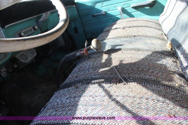 image for item H8756 1969 Ford 600 Custom flatbed pickup truck