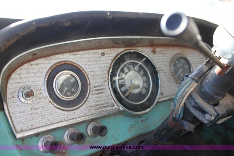 image for item H8756 1969 Ford 600 Custom flatbed pickup truck