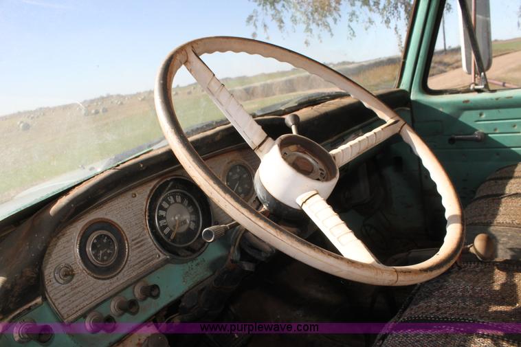 image for item H8756 1969 Ford 600 Custom flatbed pickup truck