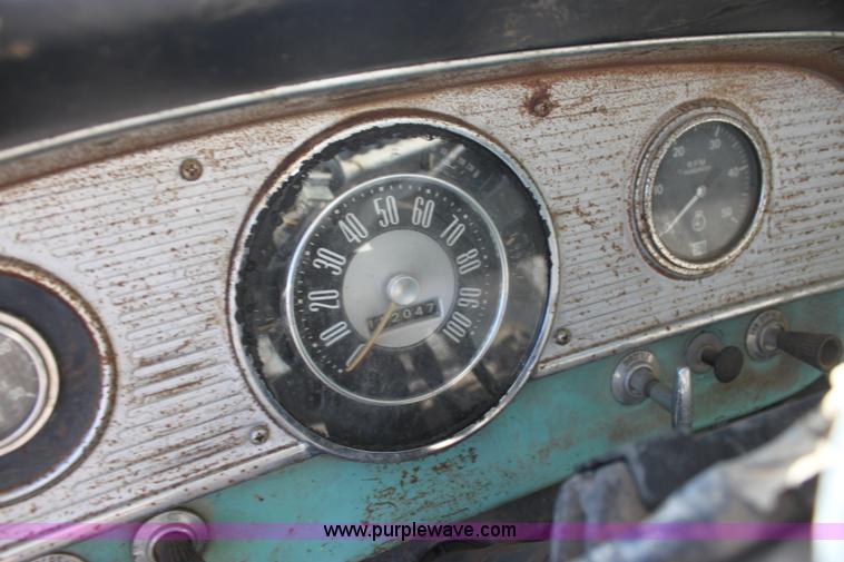 image for item H8756 1969 Ford 600 Custom flatbed pickup truck