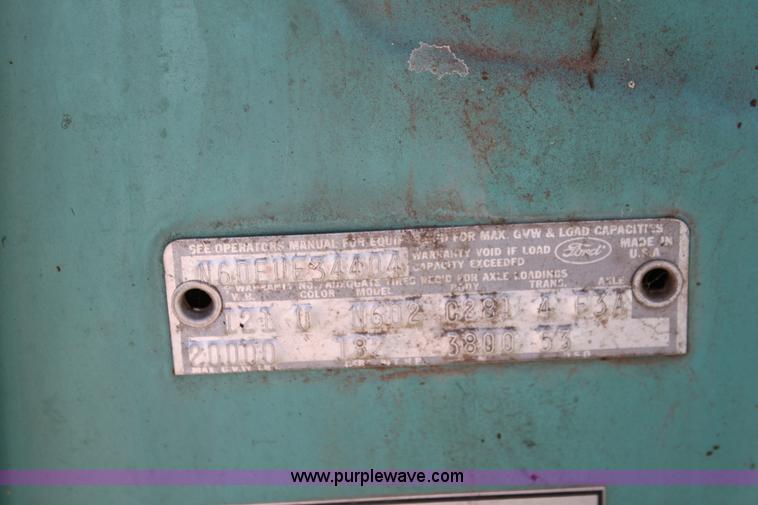 image for item H8756 1969 Ford 600 Custom flatbed pickup truck