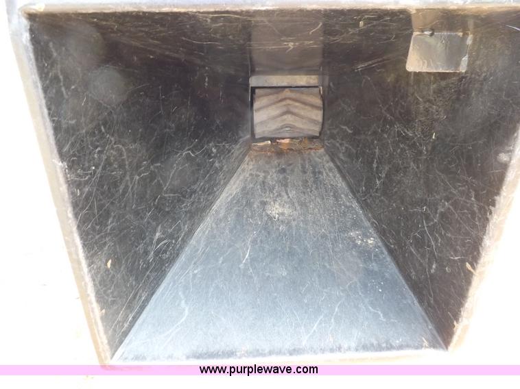 image for item H9001 1993 Brush Bandit wood chipper