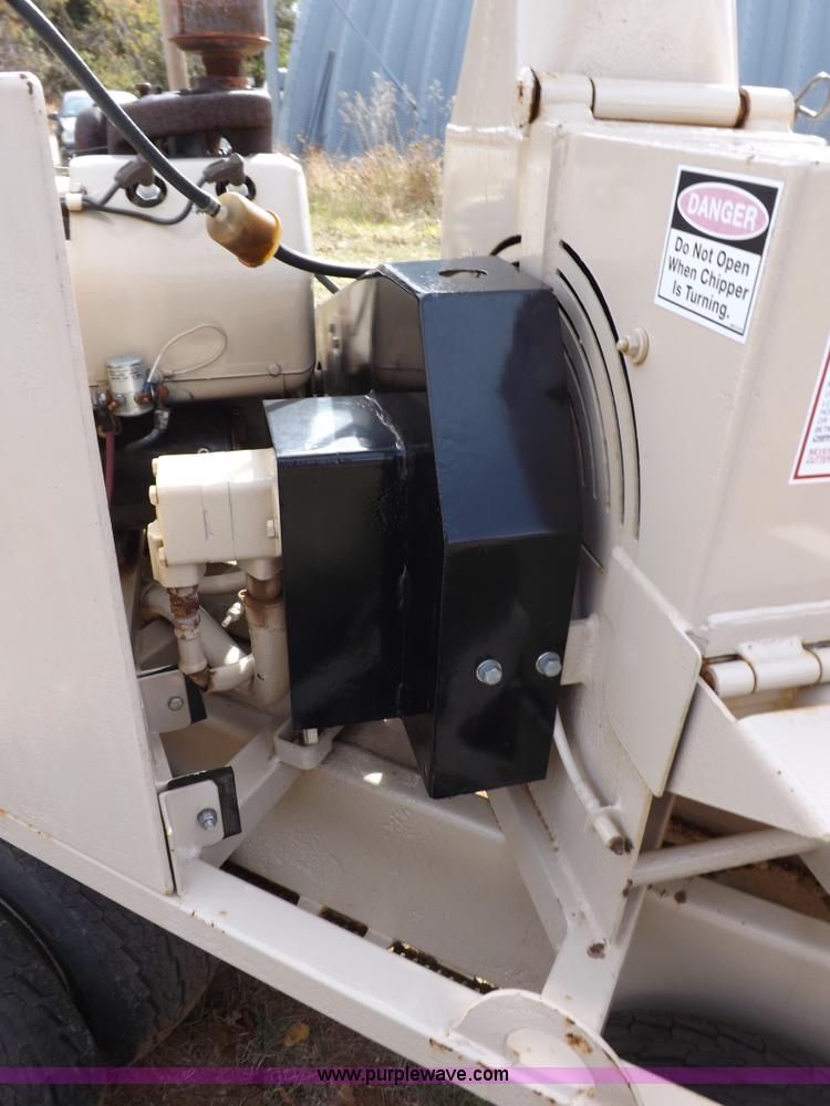 image for item H9001 1993 Brush Bandit wood chipper