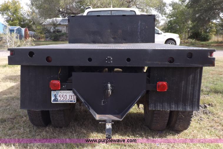 image for item H9004 1988 Ford F800 flatbed truck