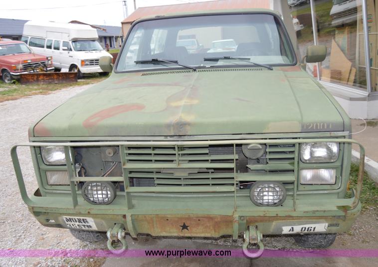 image for item I2949 1986 Chevrolet K5 Blazer SUV
