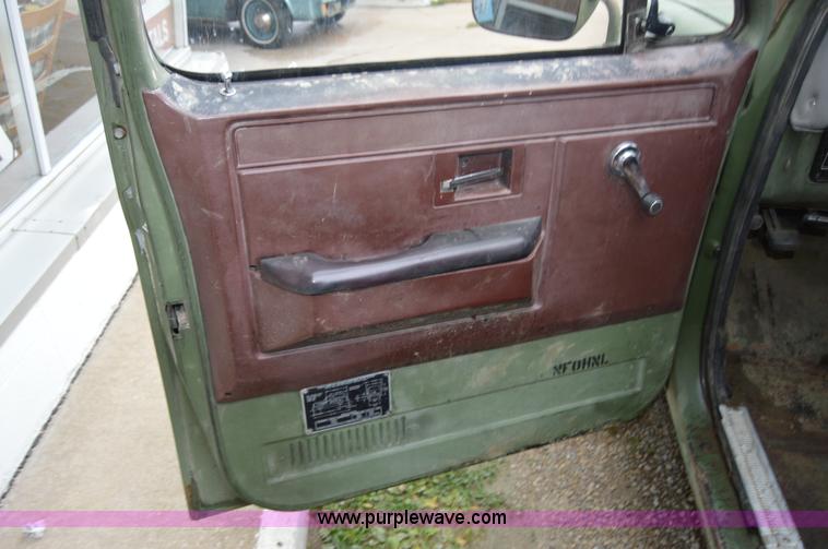 image for item I2949 1986 Chevrolet K5 Blazer SUV