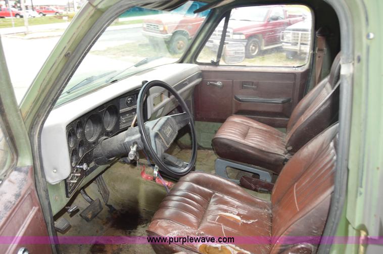 image for item I2949 1986 Chevrolet K5 Blazer SUV