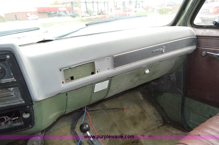 image for item I2949 1986 Chevrolet K5 Blazer SUV